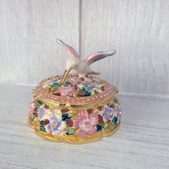 Stunning floral and hummingbird enameled ring box! - Picture 1 of 7